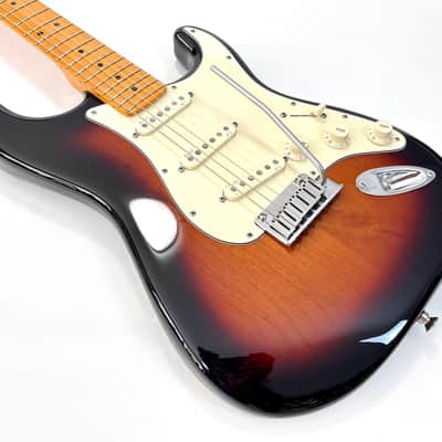 Fender Stratocaster American Deluxe V Neck 2011 Sunburst image 7