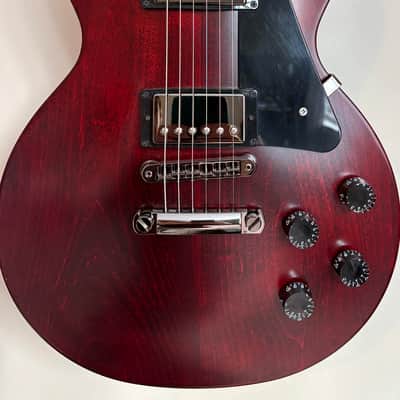Gibson Les Paul Modern Studio 2024 - Present - Wine Red Satin image 2