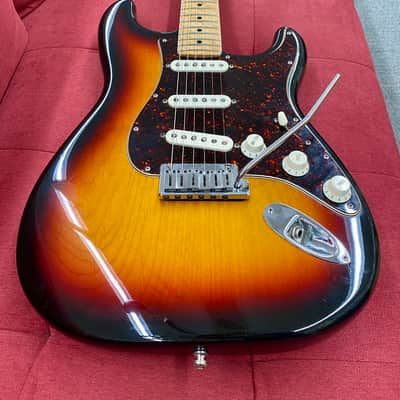 Fender Custom Shop American Classic Stratocaster 1996 - 3-Color Sunburst Birdseye Maple Neck image 7