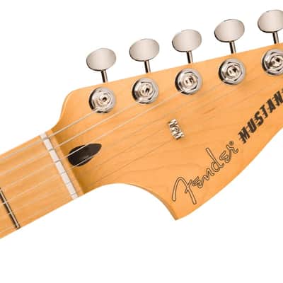 Fender Player II Mustang, Maple Fingerboard, 3-Color Sunburst image 4