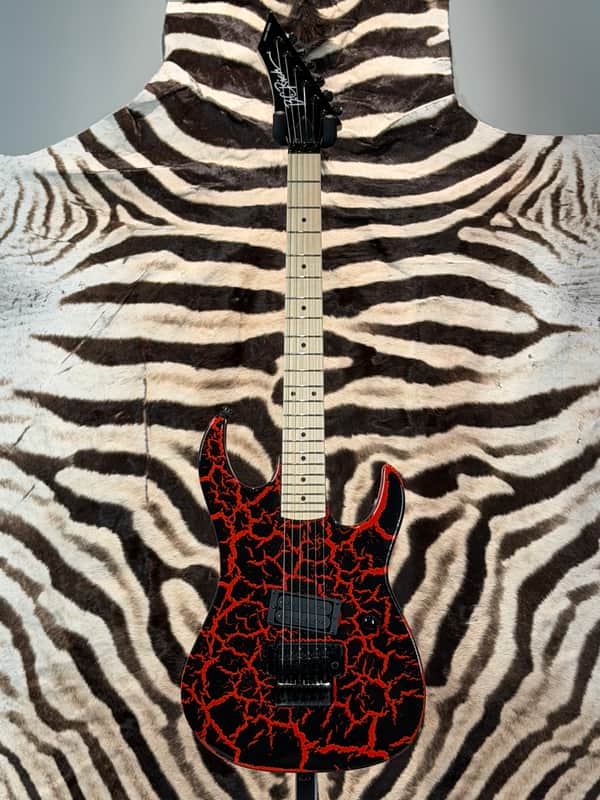 B.C. Rich Gunslinger Retro II 2025 - Red Crackle image 1