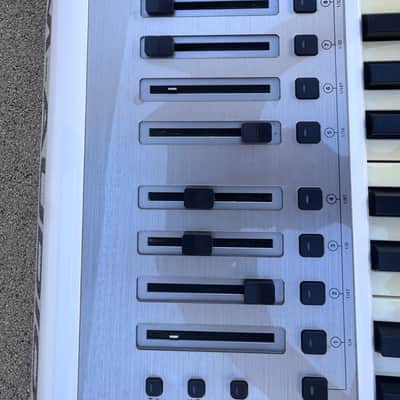 M-Audio Axiom AIR 61 Key USB MIDI Keyboard Controller 2010s - Black image 3