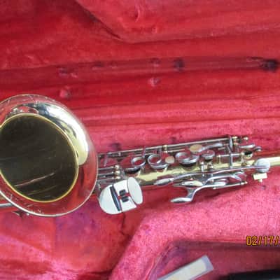 Armstrong brand Saxophone with mouthpiece, reed and case. Made in USA image 4