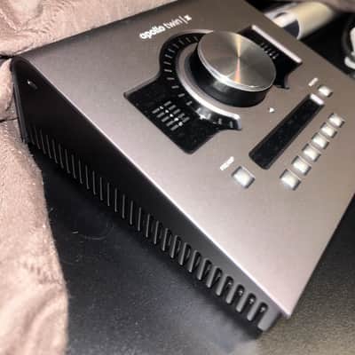Universal Audio Apollo Twin X QUAD Heritage Edition Thunderbolt 3 Audio Interface 2020 - Present - Gray image 5