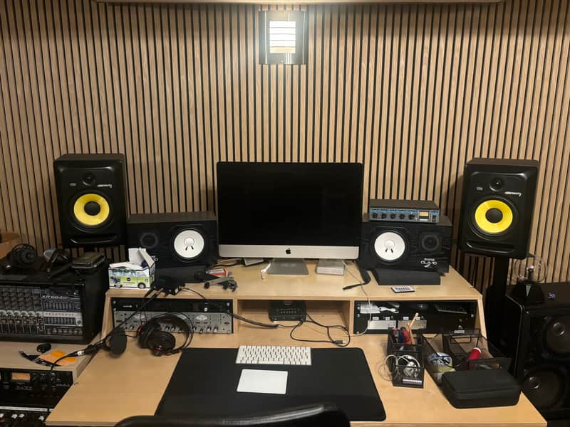 Avantone Pro CLA10’s Studio Monitor Pair with Amp image 1