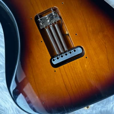 Fender Jimmy Hendrix Style Stratocaster with Rosewood Fretboard 2005 - 2016 - 3-Color Sunburst image 12