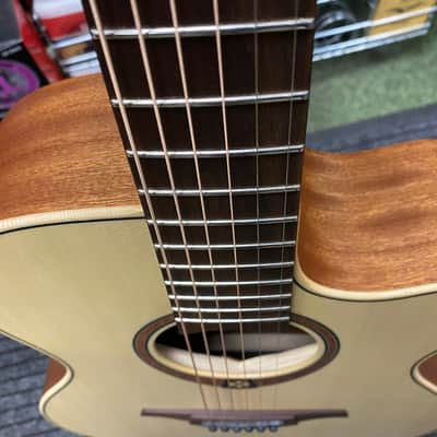 LAG Tramontane T70ACE electro-acoustic auditorium size guitar with solid spruce top image 20
