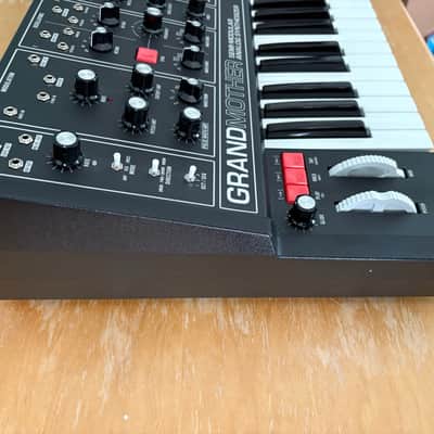 Moog Grandmother Dark 32-Key Semi-Modular Analog Synthesizer / Black Panel image 2