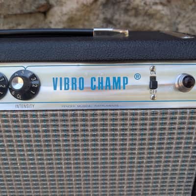 1972 Fender Vibro Champ 6-Watt 1x8" Combo image 4