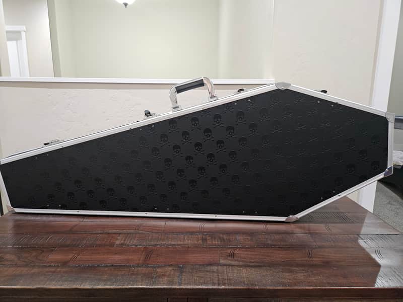 Coffin Case DL125SK Dark Line Series Skull-Embossed Coffin Flight Case 2000 - Black image 1