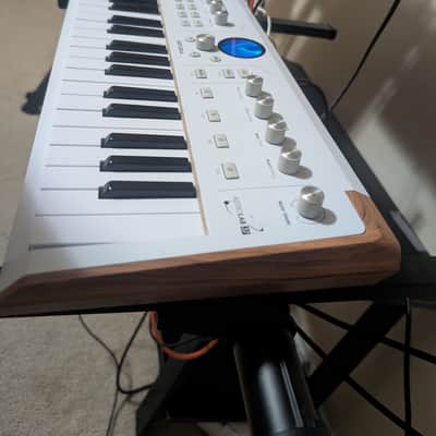 Arturia AstroLab 37-Key Stage Keyboard 2025 - Present - White image 4