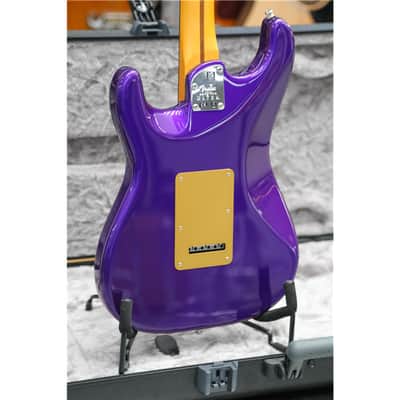 FENDER American Ultra Stratocaster Plum Metallic image 10