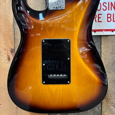 Fender American Ultra Luxe Stratocaster 2021 - Sunburst image 9