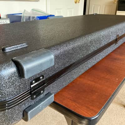 Fender Deluxe Molded P/J Bass Case image 6