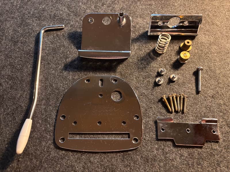 Fender Jaguar - vibrato system (MIJ 1997) image 1
