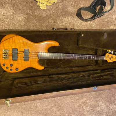 Fender American Deluxe Zone Bass 2001 - 2006 - Amber image 2