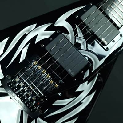 B.C. Rich KKV Kerry King Signature Speed V 2008 Made in Korea Onyx with White Tribal Graphic Neck Thru Kahler EMG 81 85 Slayer guitar image 4