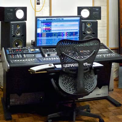 Avid Artist Mix - Gearspace