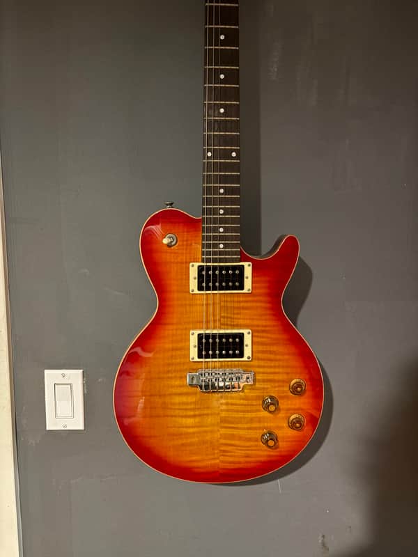 Line 6 Variax JTV-59 | Reverb