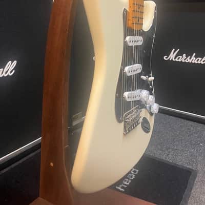 Fender Nile Rodgers Signature Hitmaker Stratocaster 2022 - Present - Olympic White image 3