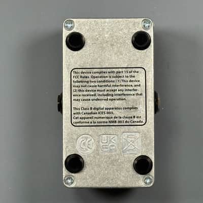 Electro-Harmonix Satisfaction Fuzz 2014 - Present - Blue / Red image 4