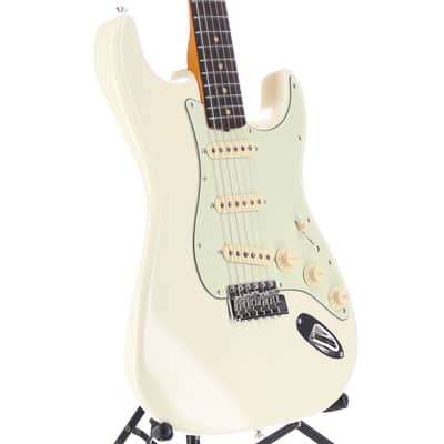 Fender Certified Pre-Owned American Vintage II 1961 Stratocaster, Rosewood Fingerboard, Olympic White (P13) (01465) image 3