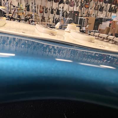 Squier Classic Vibe Stratocaster '60s with Rosewood Fretboard 2010 - 2018 - Lake Placid Blue image 9