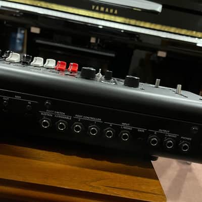 Yamaha YC61 61-Key Stage Keyboard image 5
