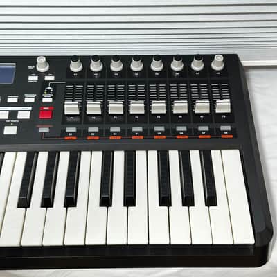 Akai MPK49 2010s - Black image 3