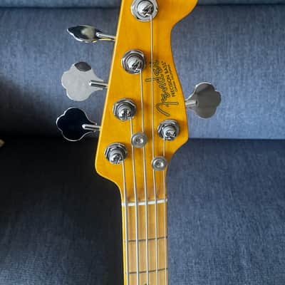Fender American Professional II Precision Bass V with Maple Fretboard 2020 - Present - Dark Night image 4