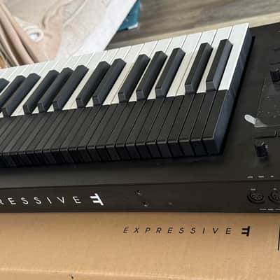 Expressive E Osmose 49-Key 24-Voice Polyphonic Synthesizer 2022 - Present - Black image 4