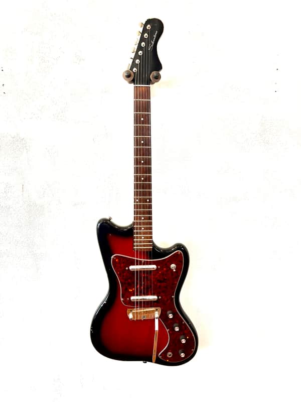Silvertone Hornet 1960s - Sunburst image 1