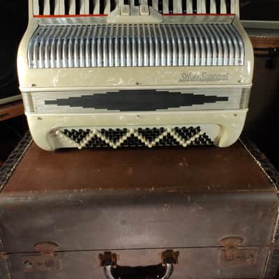 VINTAGE 1950'S SILVIO SOPRANI ACCORDION image 7