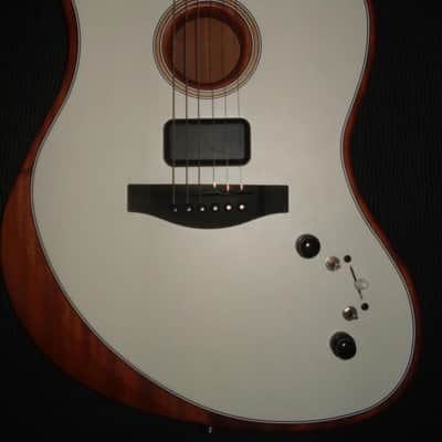 Fender American Acoustasonic Jazzmaster 2021 - Present - Arctic White image 1