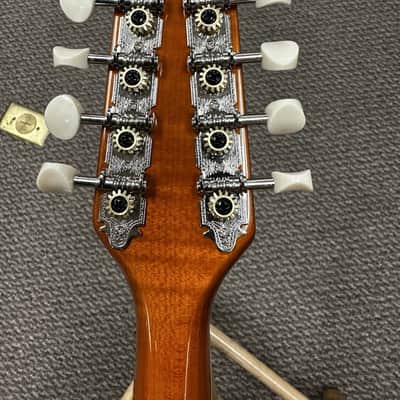 Kentucky KM-272 Deluxe Oval Hole A-Style Mandolin Transparent Amber w/ Case image 10