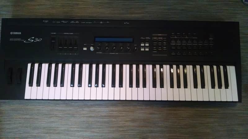 Yamaha S30 Synthesizer 61 key image 1
