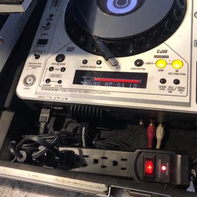 Complete DJ Setup: 2 Pioneer CDJ-800MK2 Players, Rane SIXTY-TWO Mixer, Novation Dicers, & Odyssey Coffin Case image 15
