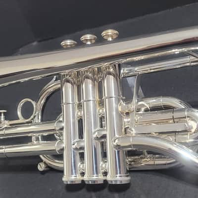 Getzen Capri Series Cornet Shepherd's Crook ,2 Mouthpieces & Hardcase . 1992 - Silver plated image 17