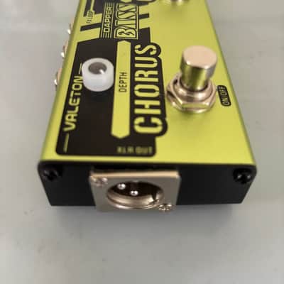 Valeton VES-2 Dapper Bass Multi Effects Strip AC adapter included image 6