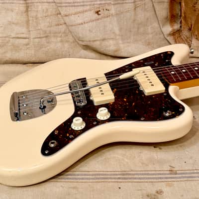 Fender MIJ Classic 60's Jazzmaster 2015 - Vintage White image 12