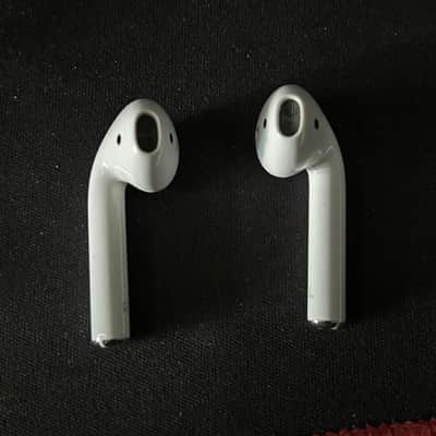 Apple AirPods 1st Gen 2016-2018 image 3