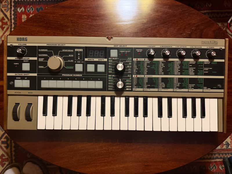 Korg MicroKORG 37-Key Synthesizer/Vocoder 2002 - 2019 - Silver image 1