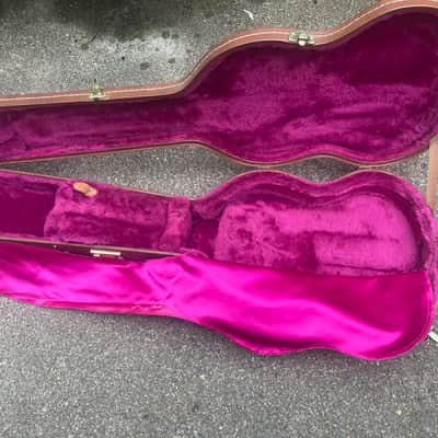 1980s Gibson SG case 1980s brown w pink lining image 4