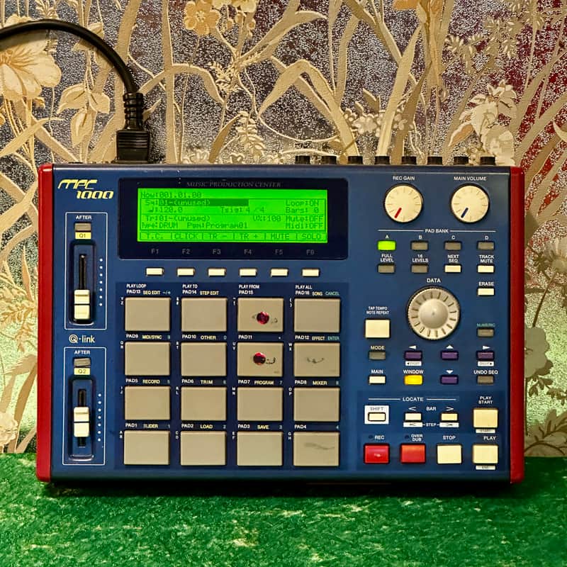 Akai MPC1000 Music Production Center 2004 - 2013 - Blue image 1