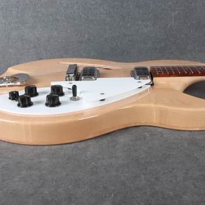 Rickenbacker 330 - Mapleglo - 2nd Hand image 18