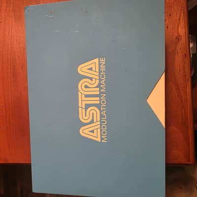 Universal Audio Astra Modulation Machine 2021 - Present - White image 4