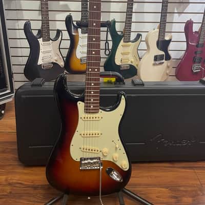 Fender American Professional Stratocaster with Rosewood Fretboard 2017 - 2019 - 3-Color Sunburst image 2