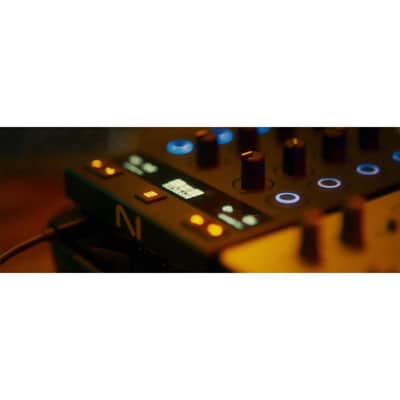 Native Instruments Traktor X1 Portable USB DJ Controller for Effects, Loops and Mixing image 6