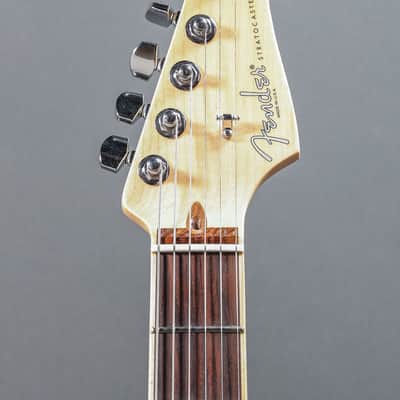 Fender Limited Edition American Pro Stratocaster 2018, Honeyburst image 4