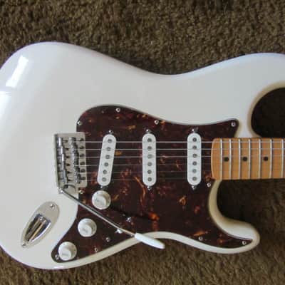 Fender Stratocaster Deluxe Roadhouse 2007 - Arctic White w/HSC image 2
